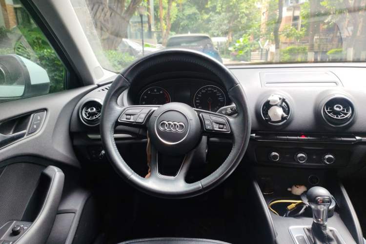 Used Audi A3 2019 Sportback 35 TFSI Ambition China V Steering Wheel