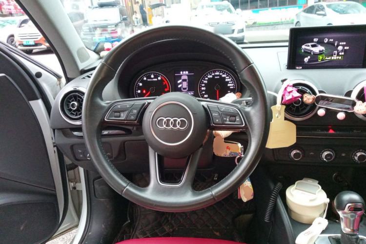 Used Audi A3 2019 Limousine 35 TFSI Ambition China VI Steering Wheel
