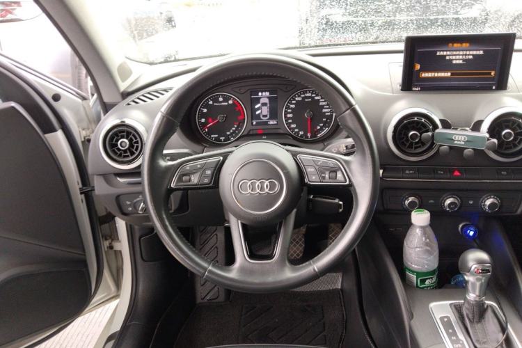 Used Audi A3 2019 Limousine 35 TFSI Fashion Edition China VI Emission Standard Steering Wheel