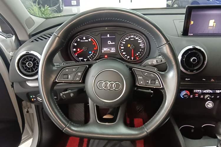 Used Audi A3 2019 Sportback 35 TFSI Sporty Version China VI Steering Wheel