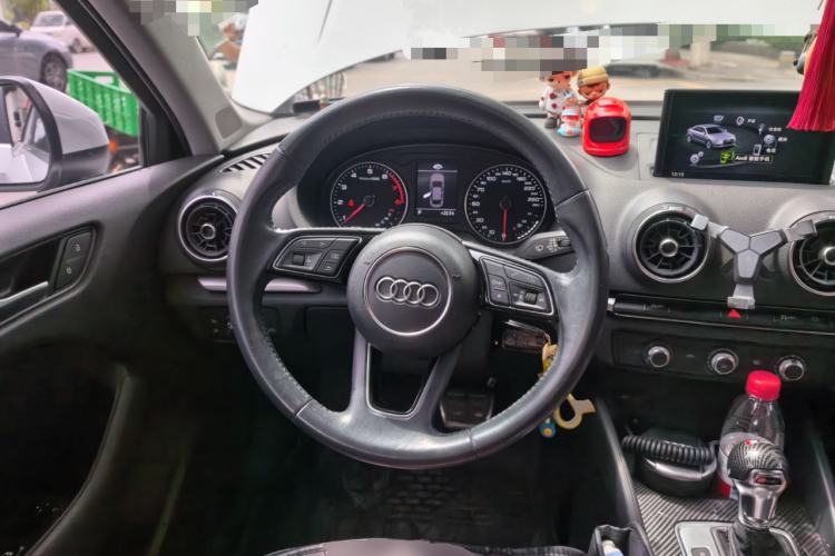 Used Audi A3 2019 Limousine 35 TFSI Ambition China VI Steering Wheel