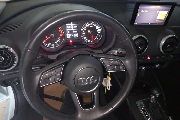 Used Audi A3 2019 Limousine 35 TFSI Fashion Edition China VI Emission Standard Steering Wheel