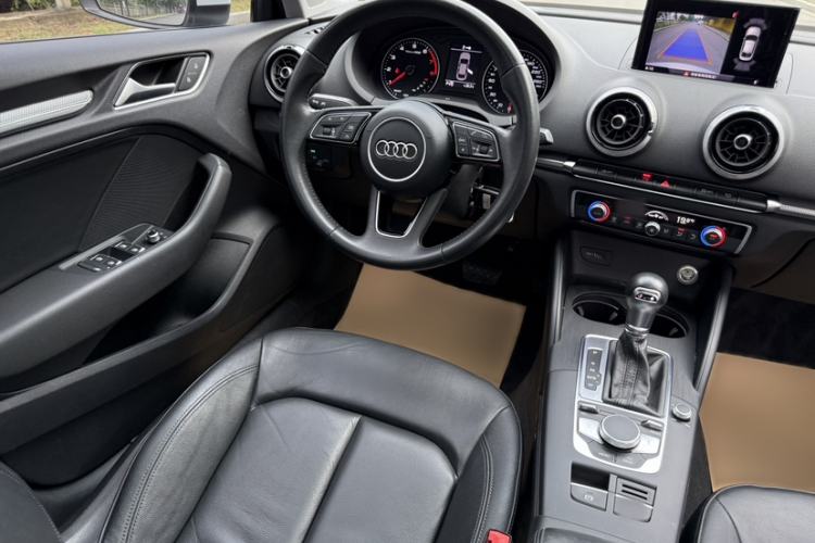 Used Audi A3 2019 Limousine 35 TFSI Style Edition China VI Emission Standard Steering Wheel
