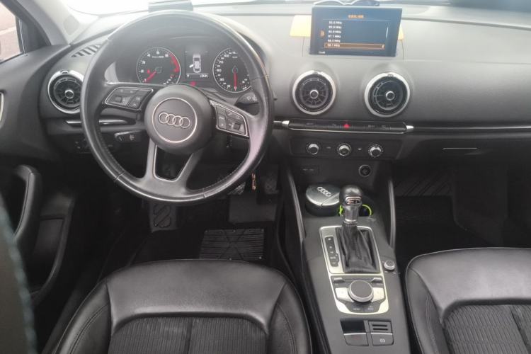 Used Audi A3 2019 Limousine 35 TFSI Fashion Edition China VI Emission Standard Steering Wheel