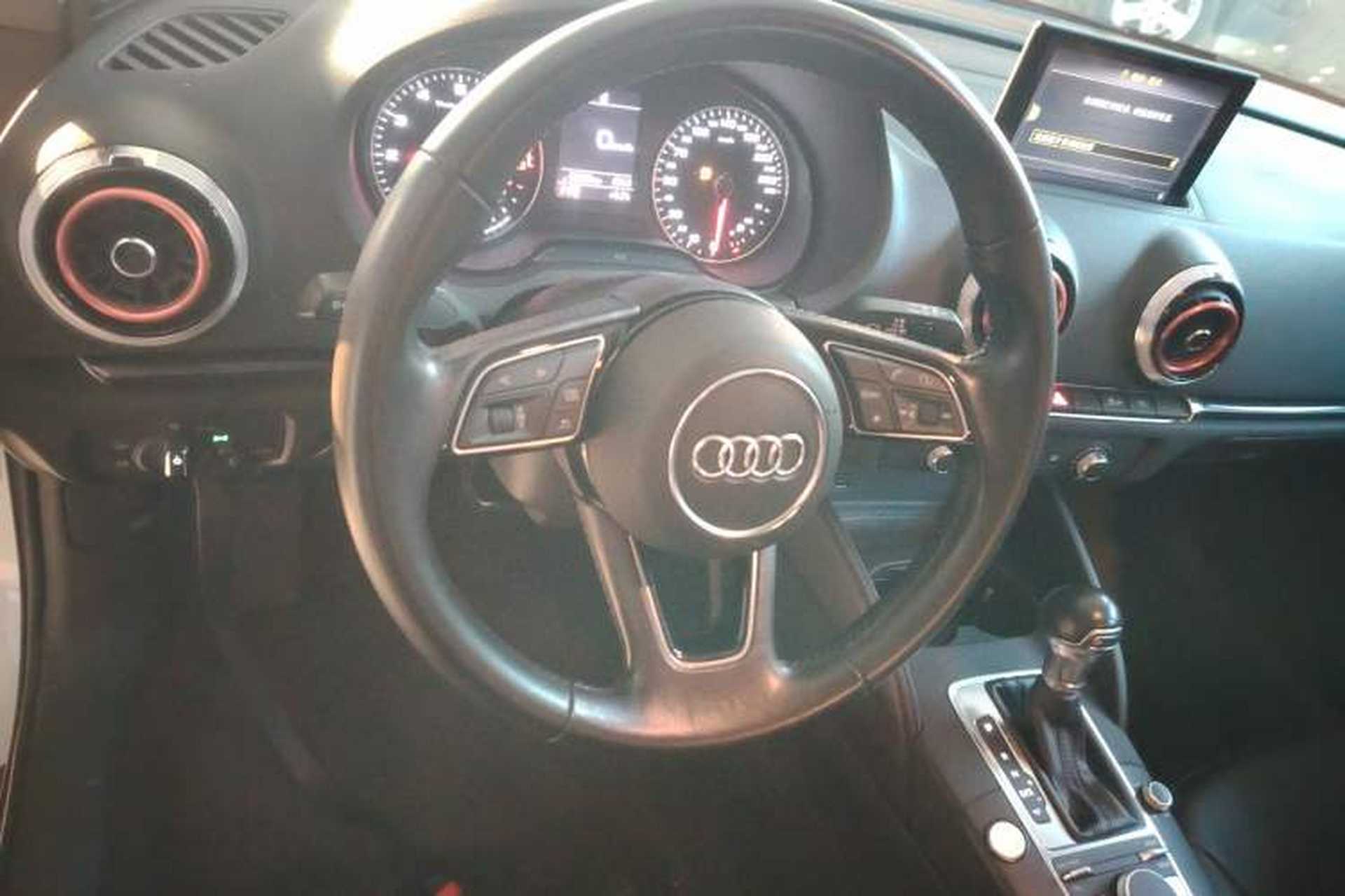 Used Audi A3 2019 Sportback 35 TFSI Fashion Edition China V Steering Wheel