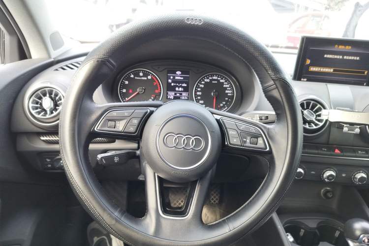 Used Audi A3 2019 Limousine 35 TFSI Ambition China VI Steering Wheel