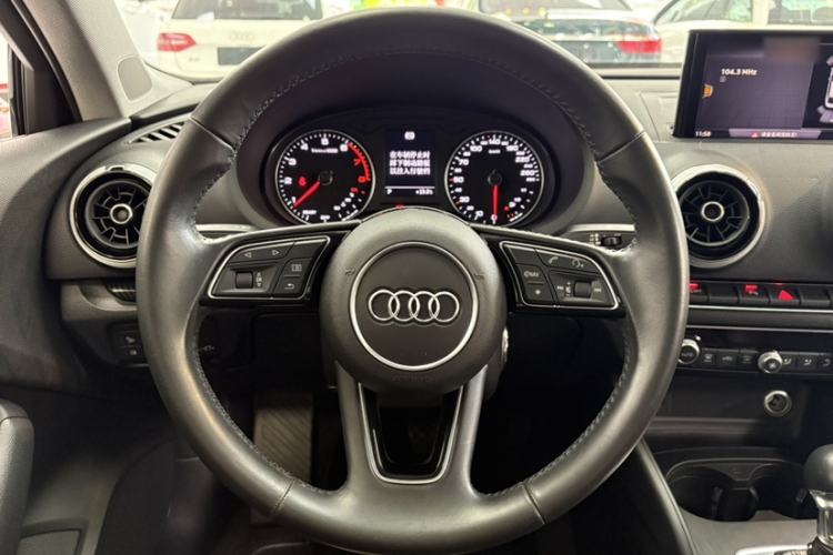 Used Audi A3 2019 Limousine 35 TFSI Fashion Edition China VI Emission Standard Steering Wheel