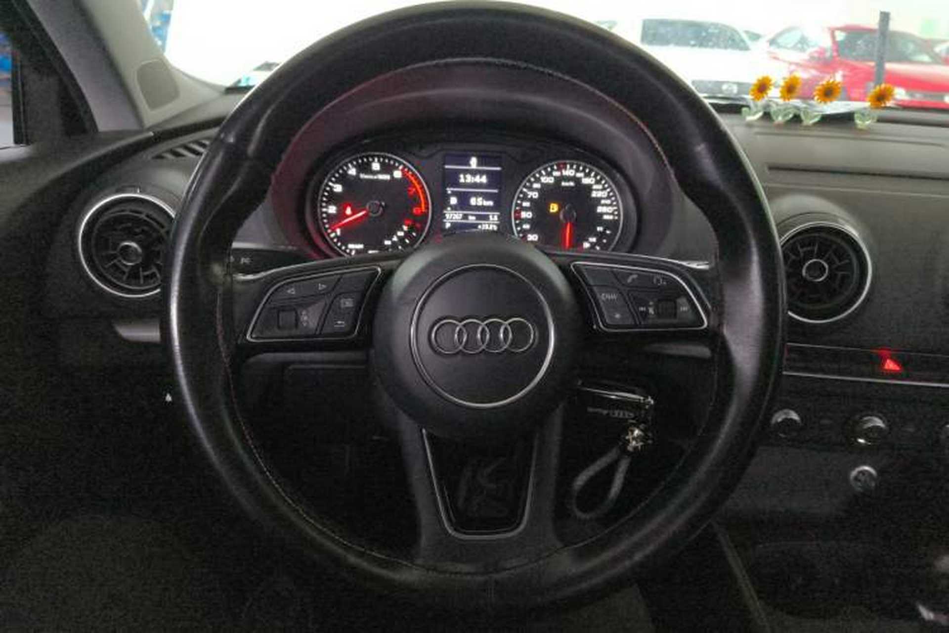 Used Audi A3 2019 Sportback 35 TFSI Ambition China V Steering Wheel