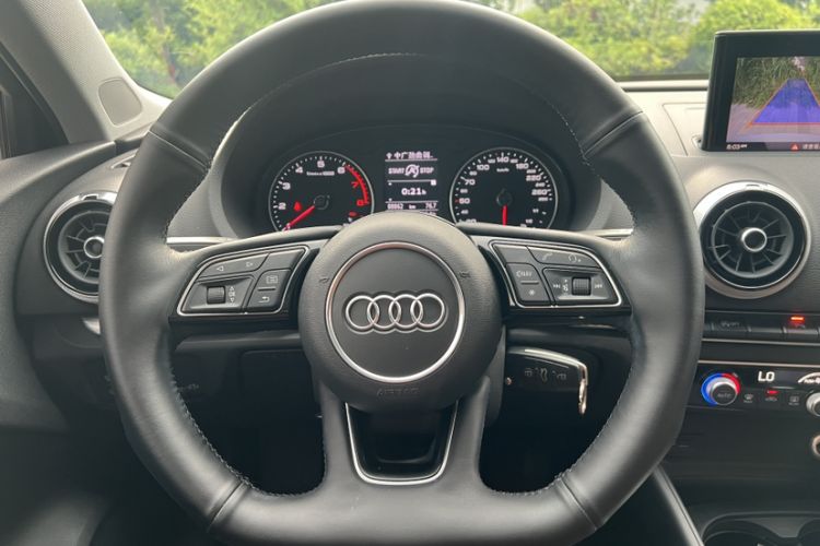 Used Audi A3 2019 Sportback 35 TFSI Sporty Version China VI Steering Wheel