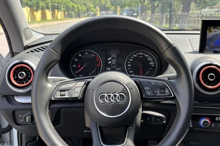 Used Audi A3 2019 Limousine 35 TFSI Sport Edition China V Emission Standard Steering Wheel