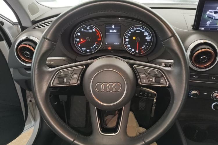 Used Audi A3 2019 Sportback 35 TFSI Fashion Edition China VI Emission Standard Steering Wheel