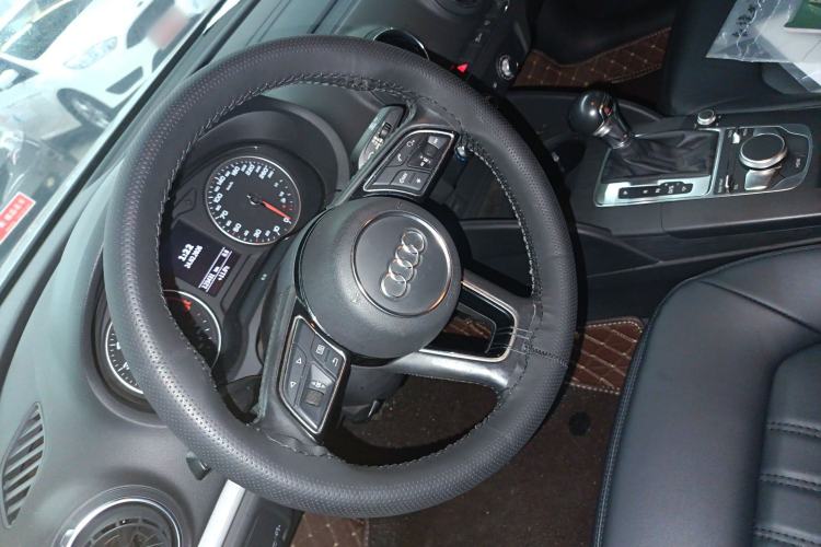 Used Audi A3 2019 Limousine 35 TFSI Ambition China V Steering Wheel
