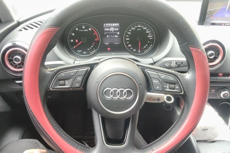 Used Audi A3 2019 Limousine 35 TFSI Fashion Edition China VI Emission Standard Steering Wheel