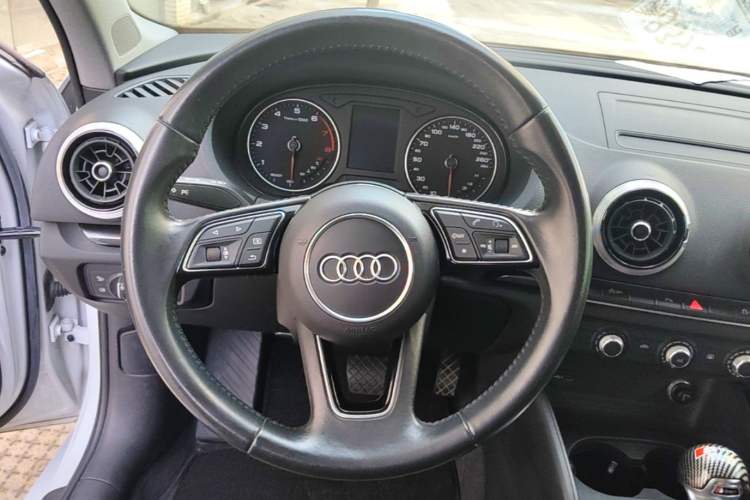 Used Audi A3 2019 Limousine 35 TFSI Fashion Edition China V standard Steering Wheel
