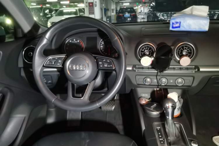 Used Audi A3 2019 Sportback 35 TFSI Ambition China V Steering Wheel