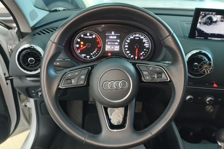 Used Audi A3 2019 Limousine 35 TFSI Fashion Edition China VI Emission Standard Steering Wheel