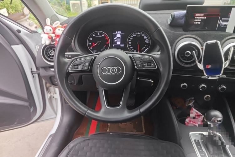 Used Audi A3 2019 Sportback 35 TFSI Fashion Edition China VI Emission Standard Steering Wheel