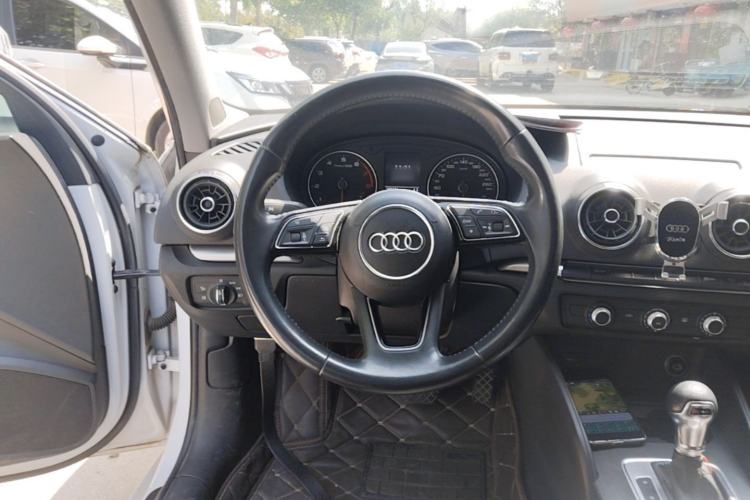 Used Audi A3 2019 Limousine 35 TFSI Ambition China V Steering Wheel