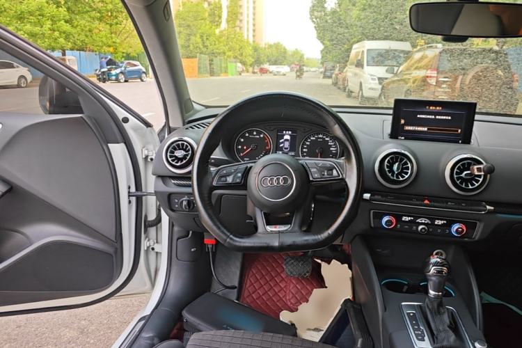 Used Audi A3 2019 Limousine 35 TFSI Sporty Version China VI Steering Wheel