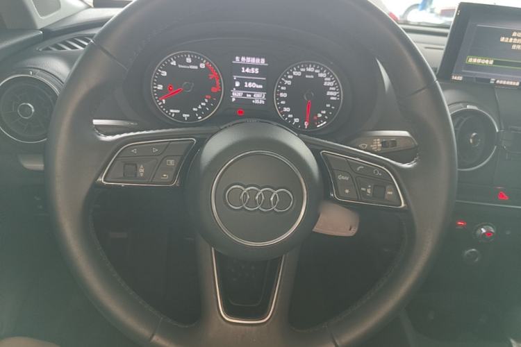 Used Audi A3 2019 Sportback 35 TFSI Ambition China V Steering Wheel