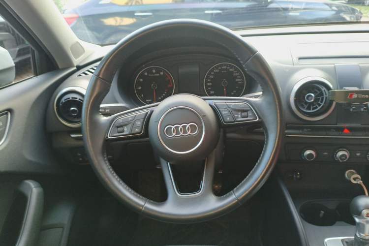 Used Audi A3 2019 Sportback 35 TFSI Fashion Edition China V Steering Wheel
