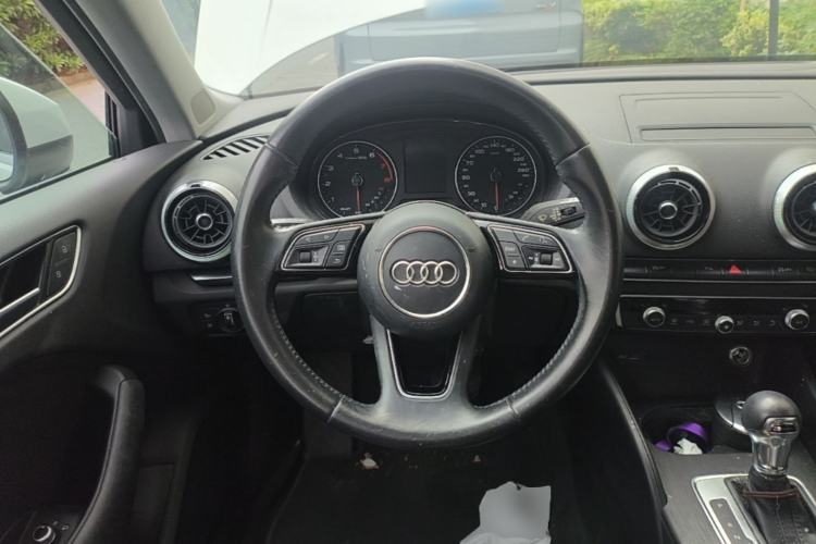 Used Audi A3 2019 Sportback 35 TFSI Fashion Edition China VI Emission Standard Steering Wheel