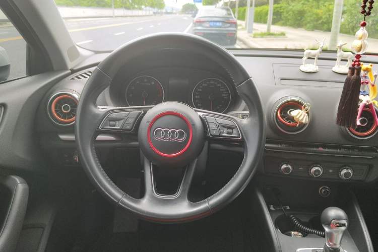 Used Audi A3 2019 Limousine 35 TFSI Ambition China VI Steering Wheel