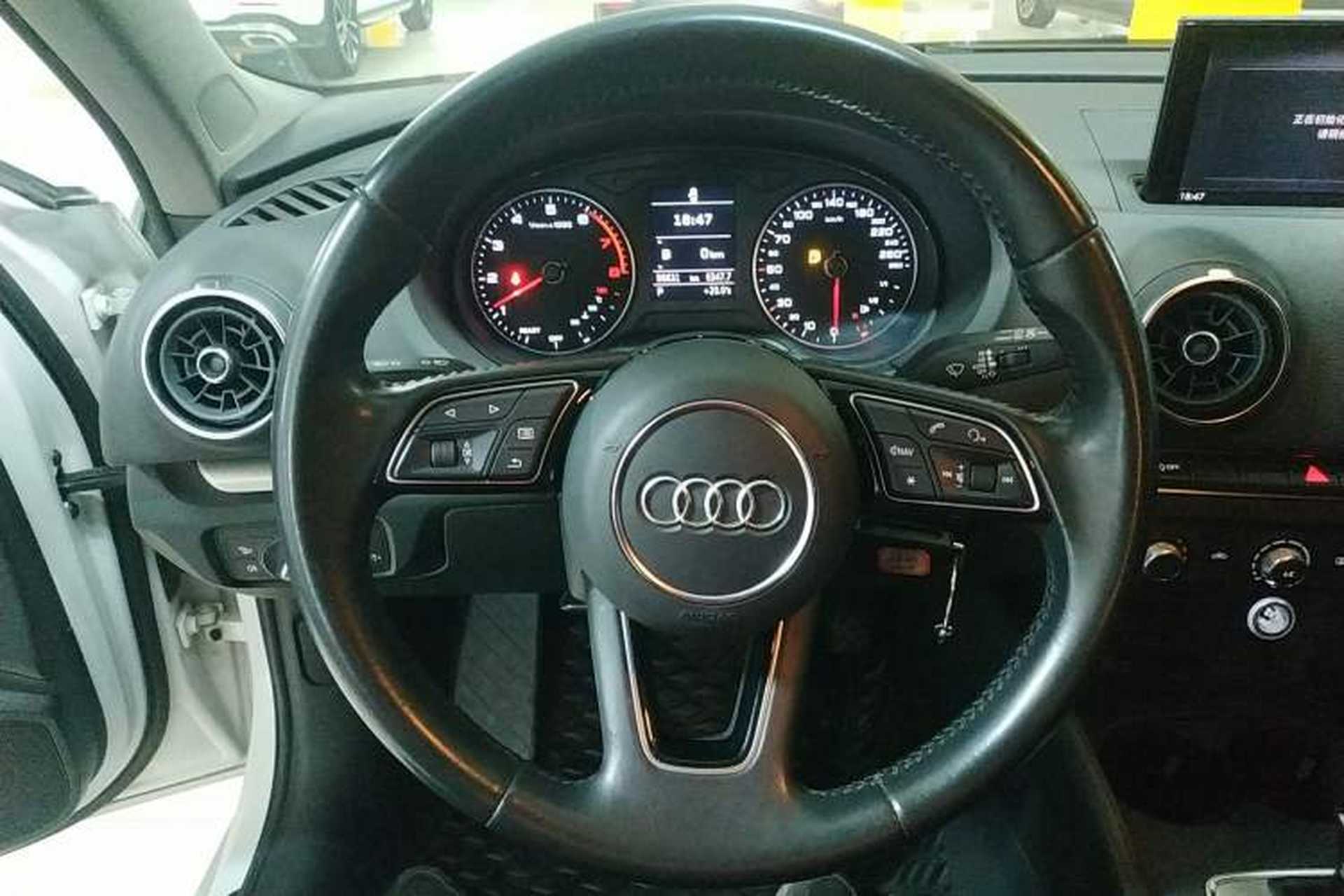 Used Audi A3 2019 Sportback 35 TFSI Ambition China V Steering Wheel