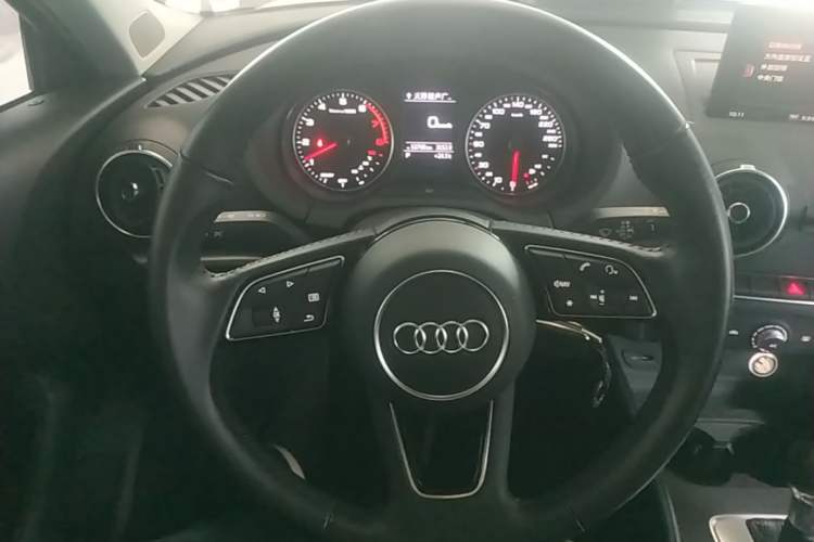 Used Audi A3 2019 Sportback 35 TFSI Ambition China VI Steering Wheel