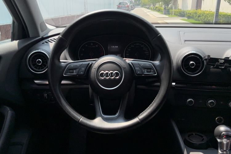 Used Audi A3 2019 Limousine 35 TFSI Ambition China VI Steering Wheel