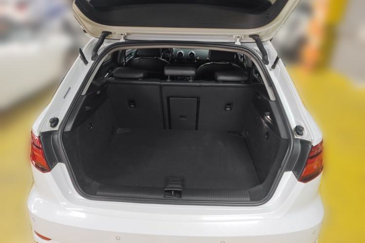 Used Audi A3 2019 Sportback 35 TFSI Fashion Edition China VI Emission Standard Trunk