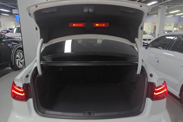 Used Audi A3 2019 Limousine 35 TFSI Style Edition China VI Emission Standard Trunk