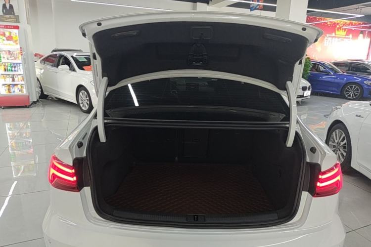 Used Audi A3 2019 Limousine 35 TFSI Ambition China VI Trunk