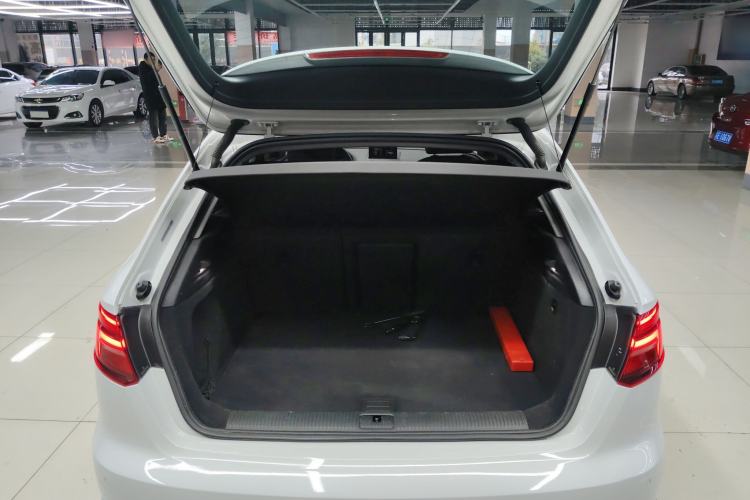 Used Audi A3 2019 Sportback 35 TFSI Style Edition China VI Emission Standard Trunk