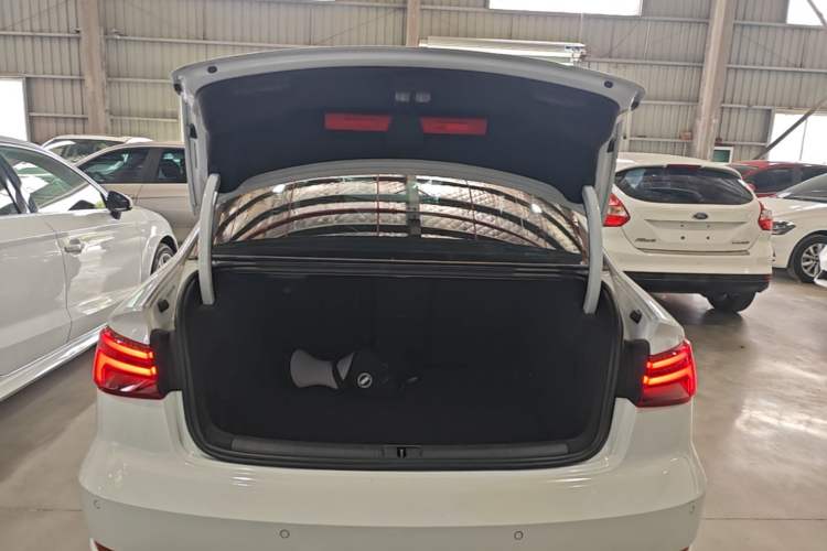 Used Audi A3 2019 Limousine 35 TFSI Style Edition China VI Emission Standard Trunk