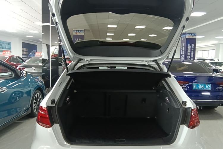 Used Audi A3 2019 Sportback 35 TFSI Sporty Version China VI Trunk