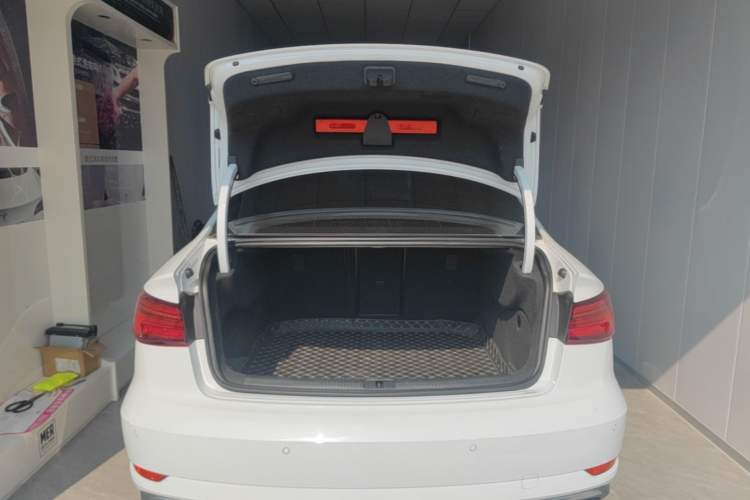 Used Audi A3 2019 Limousine 35 TFSI Ambition China VI Trunk