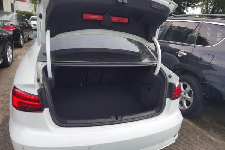 Used Audi A3 2019 Limousine 35 TFSI Ambition China VI Trunk