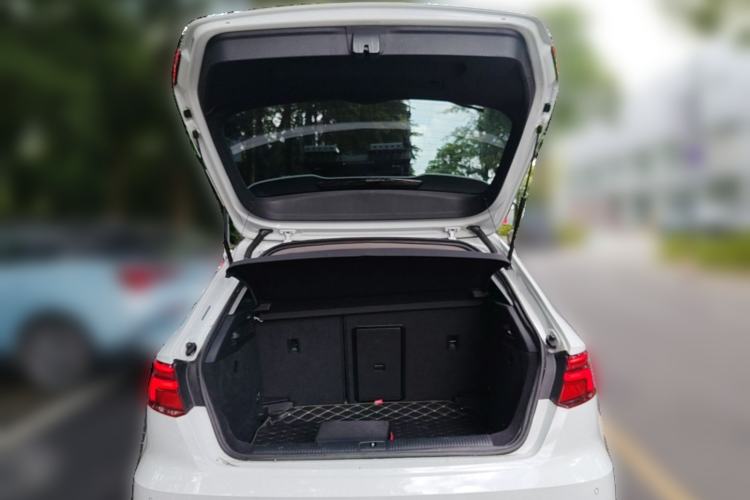 Used Audi A3 2019 Sportback 35 TFSI Fashion Edition China VI Emission Standard Trunk