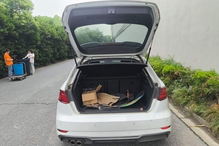 Used Audi A3 2019 Sportback 35 TFSI Fashion Edition China VI Emission Standard Trunk
