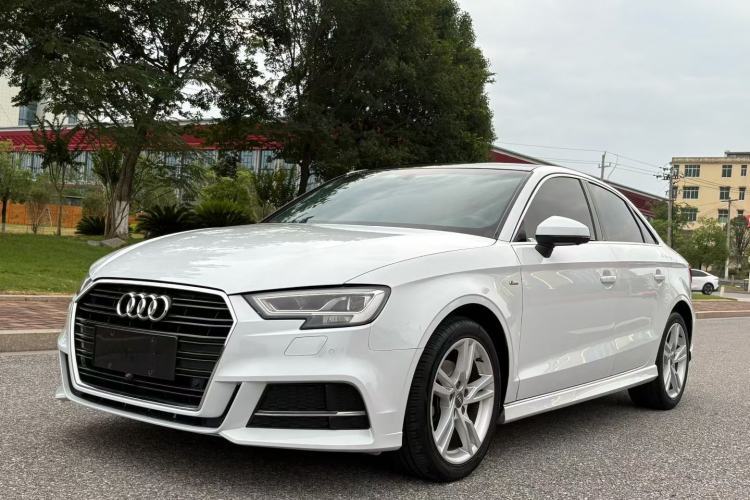 Used Audi A3 2019 Limousine 35 TFSI Fashion Edition China V standard Guazi used car, China used car export, Used car for sale, Used  cars, Cheapest cars for sale