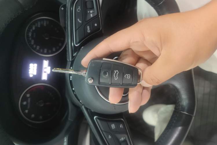 Used Audi A3 2019 Limousine 35 TFSI Sport Edition China V Emission Standard Vehicle Key