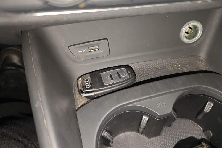 Used Audi A3 2019 Limousine 35 TFSI Fashion Edition China V standard Vehicle Key