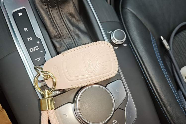 Used Audi A3 2019 Limousine 35 TFSI Fashion Edition China V standard Vehicle Key