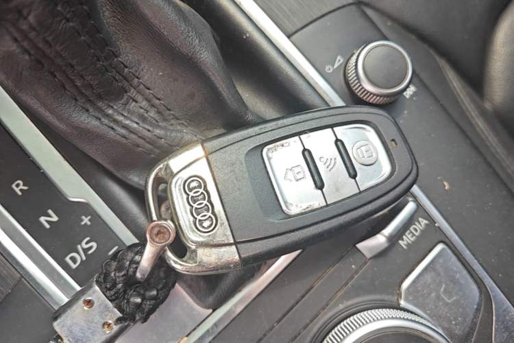 Used Audi A3 2019 Limousine 35 TFSI Style Edition China VI Emission Standard Vehicle Key