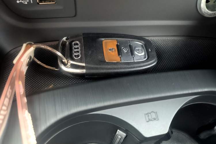 Used Audi A3 2019 Limousine 35 TFSI Sport Edition China V Emission Standard Vehicle Key