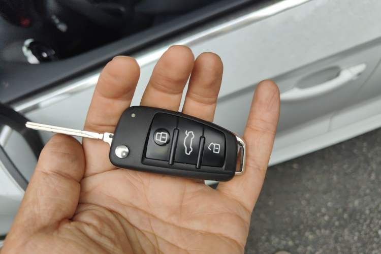 Used Audi A3 2019 Limousine 35 TFSI Fashion Edition China VI Emission Standard Vehicle Key