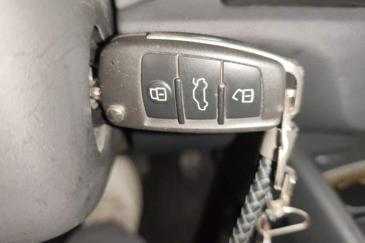 Used Audi A3 2019 Sportback 35 TFSI Fashion Edition China VI Emission Standard Vehicle Key
