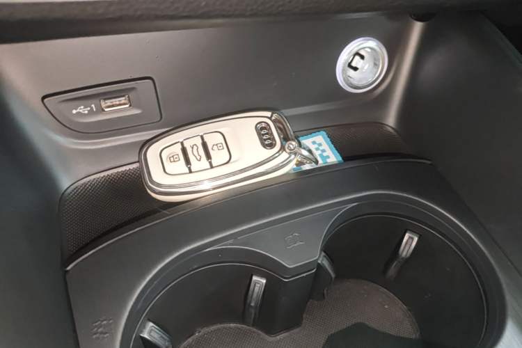 Used Audi A3 2019 Limousine 35 TFSI Fashion Edition China VI Emission Standard Vehicle Key