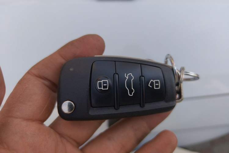 Used Audi A3 2019 Limousine 35 TFSI Sporty Version China VI Vehicle Key